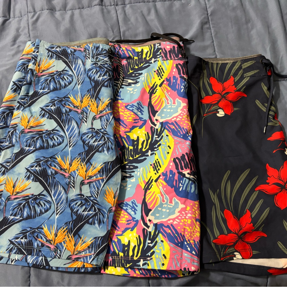 Men’s Hurley board shorts